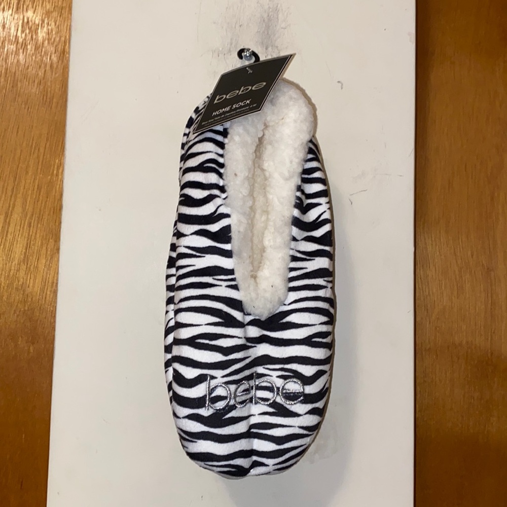 🦓 NWT BEBE Home Sock Slippers